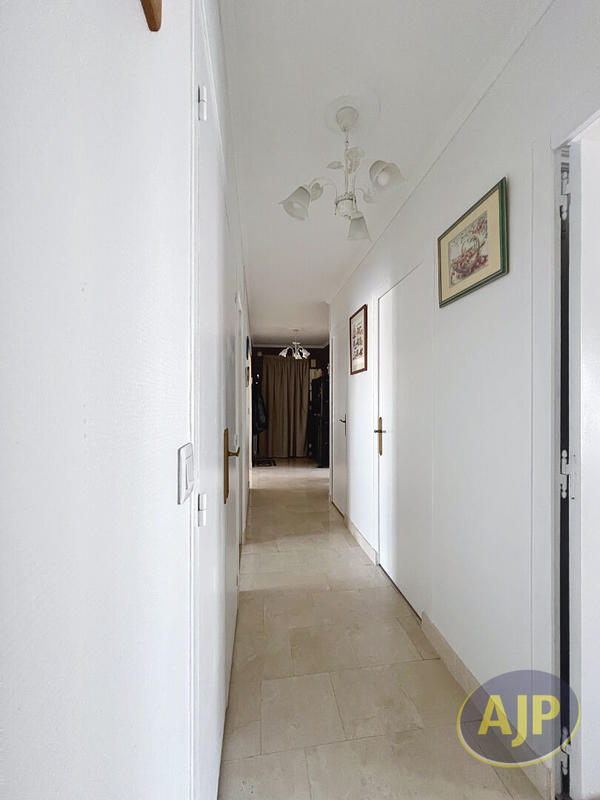 Appartement - 103 m² - 5 pièces