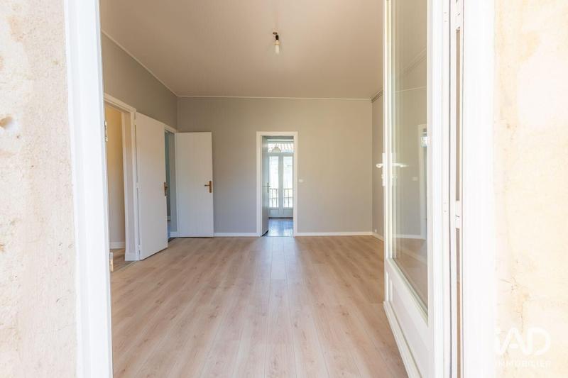 Maison - 205 m² - 7 pièces