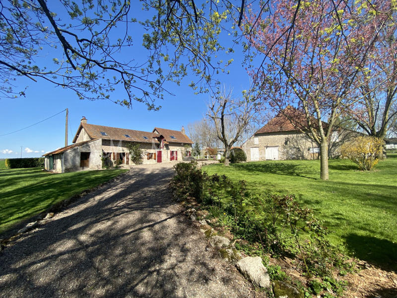 Maison - 151 m² - 8 pièces