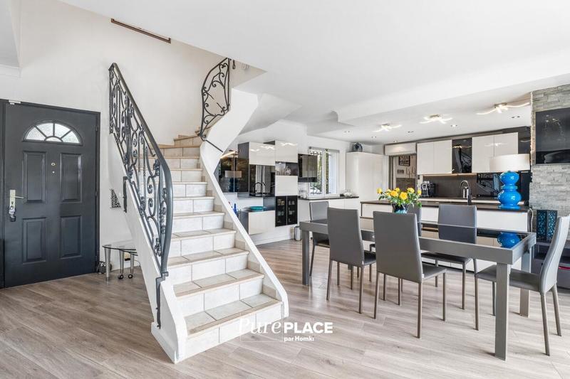 Maison - 182 m² - 7 pièces