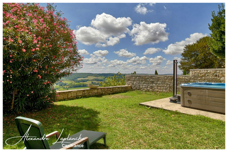 Maison en pierre - 205 m² - 9 pièces