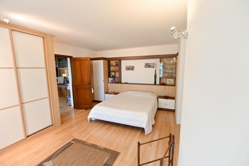 Villa - 265 m² - 5 pièces