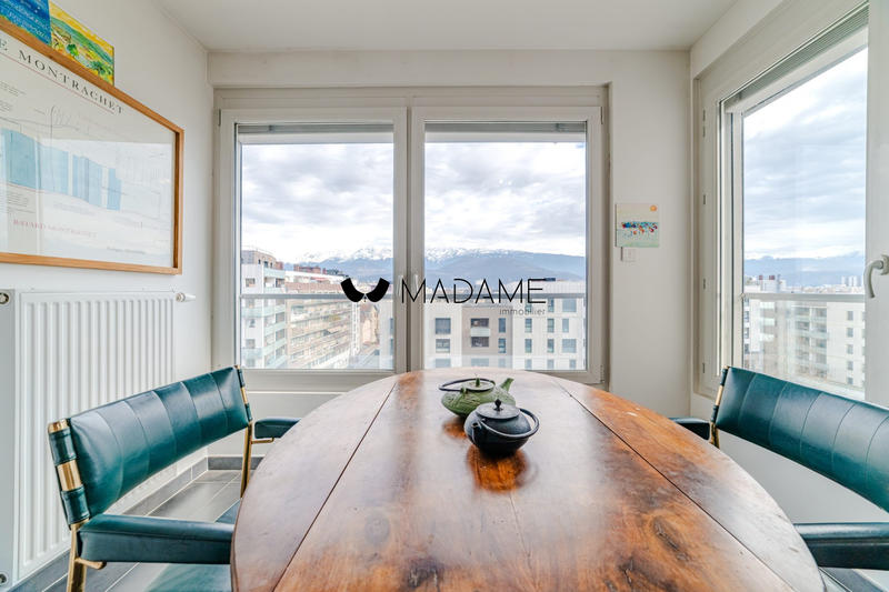 Appartement - 82 m² - 3 pièces