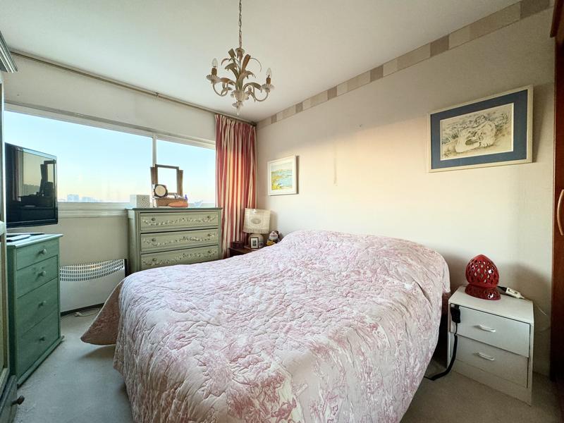 Appartement - 99 m² - 5 pièces