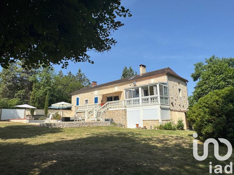 Maison - 185 m² - 7 pièces