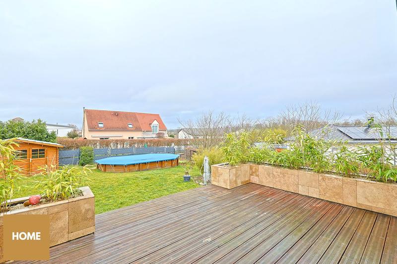 Maison - 212 m² - 7 pièces