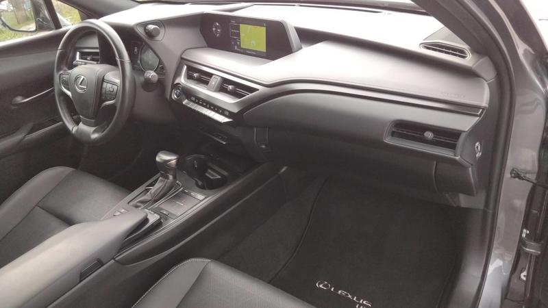 Lexus Ux 2.0 Vvt-iE 184 Hybrid Bva Luxe Plus - Automatique Entretien constructeur