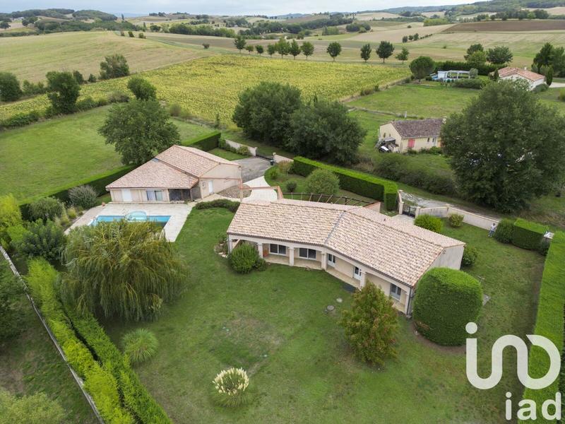 Maison - 196 m² - 6 pièces