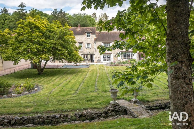 Maison - 185 m² - 8 pièces