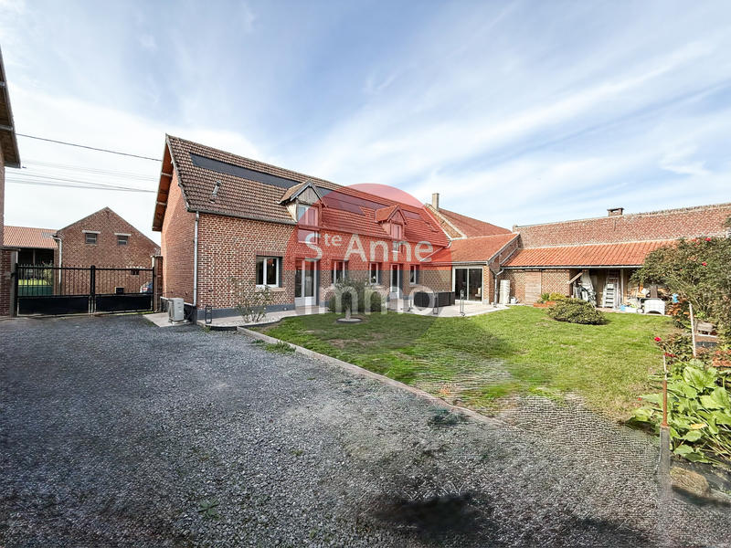 Maison - 192 m² - 6 pièces