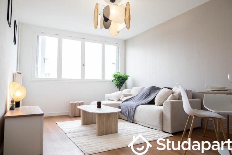 Chambre - 10 m² - 1 pièce