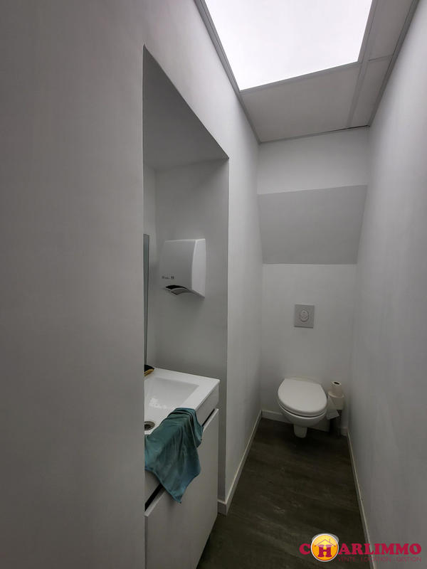 Local d'activités - 82 m² - 2 pièces