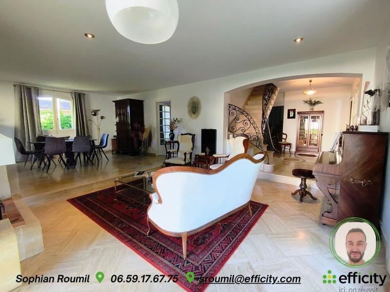 Maison - 151 m² - 6 pièces