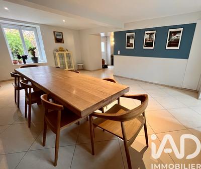 Maison - 222 m² - 6 pièces