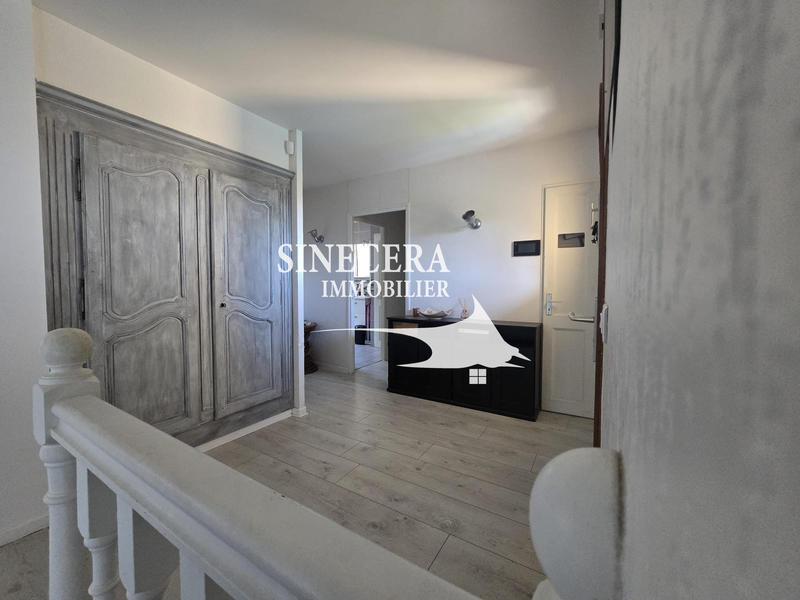 Villa - 198 m² - 10 pièces