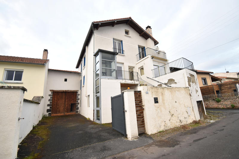 Maison - 141 m² - 7 pièces