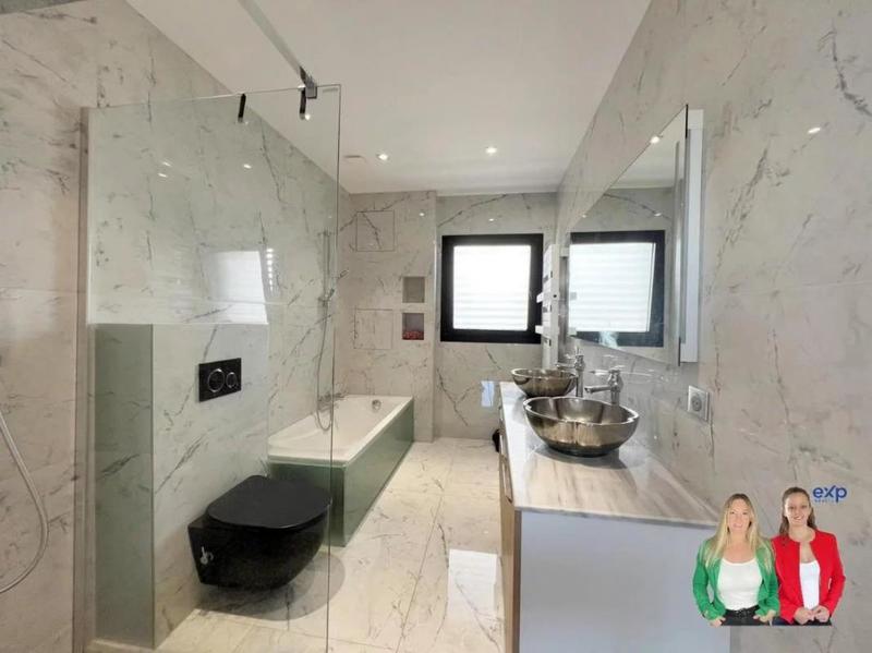 Maison - 234 m² - 7 pièces