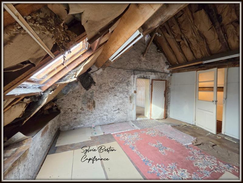 Maison - 90 m² - 5 pièces