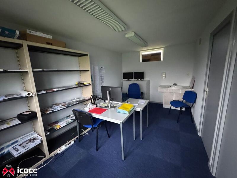 Local d'activités - 320 m² - 15 pièces