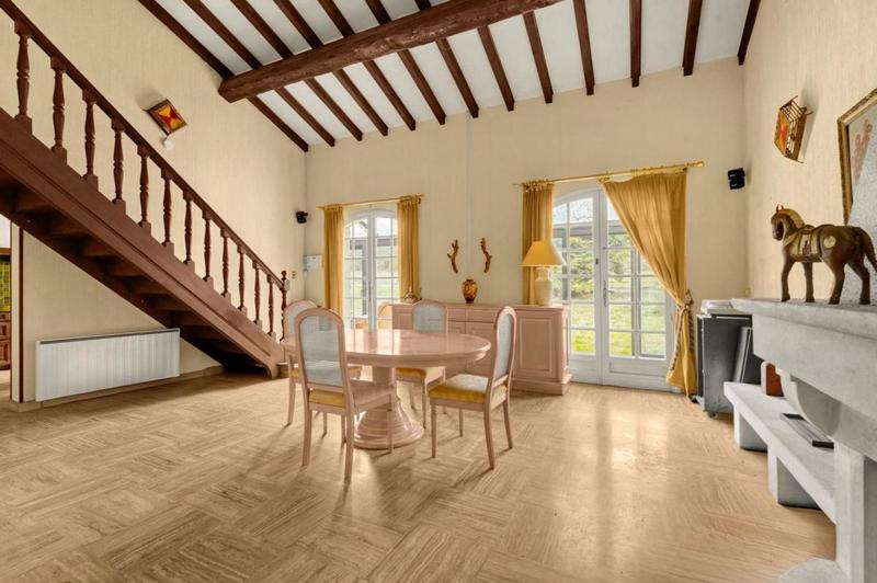 Maison - 200 m² - 7 pièces