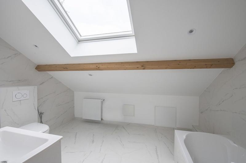 Maison - 220 m² - 8 pièces