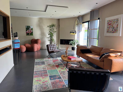 Maison - 237 m² - 4 pièces