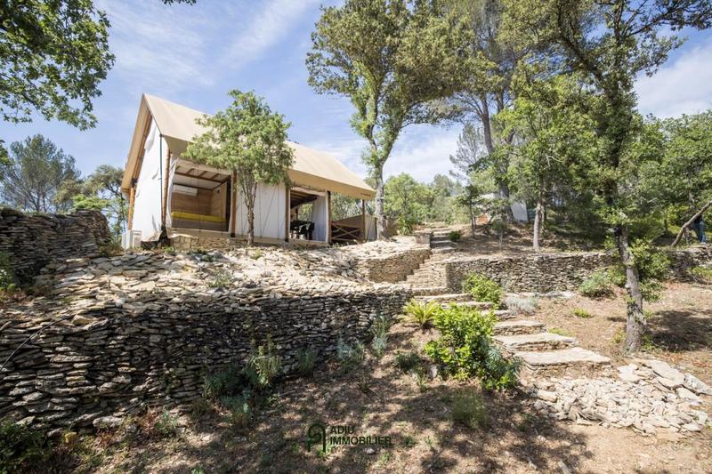 Propriété - 335 m² - 10 pièces