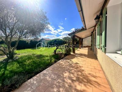 Maison traditionnelle - 93 m² - 6 pièces