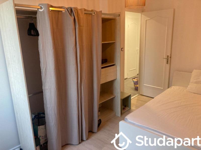 Chambre - 10 m² - 1 pièce