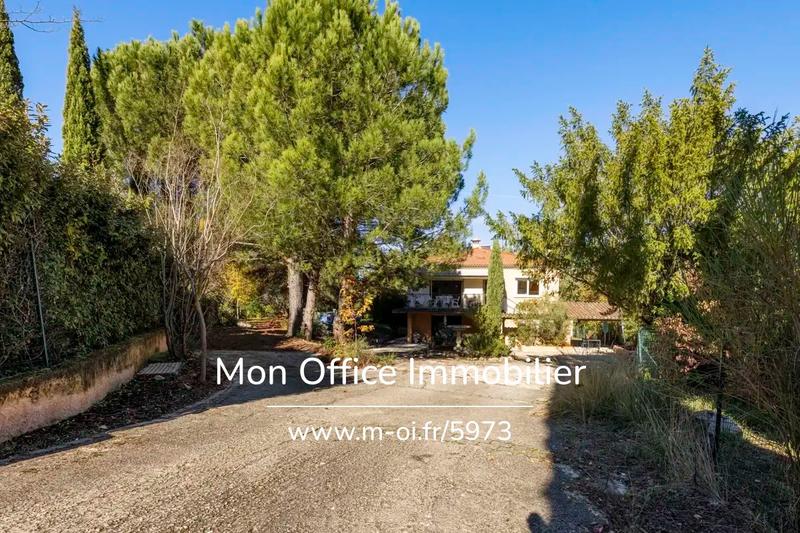 Maison - 200 m² - 5 pièces