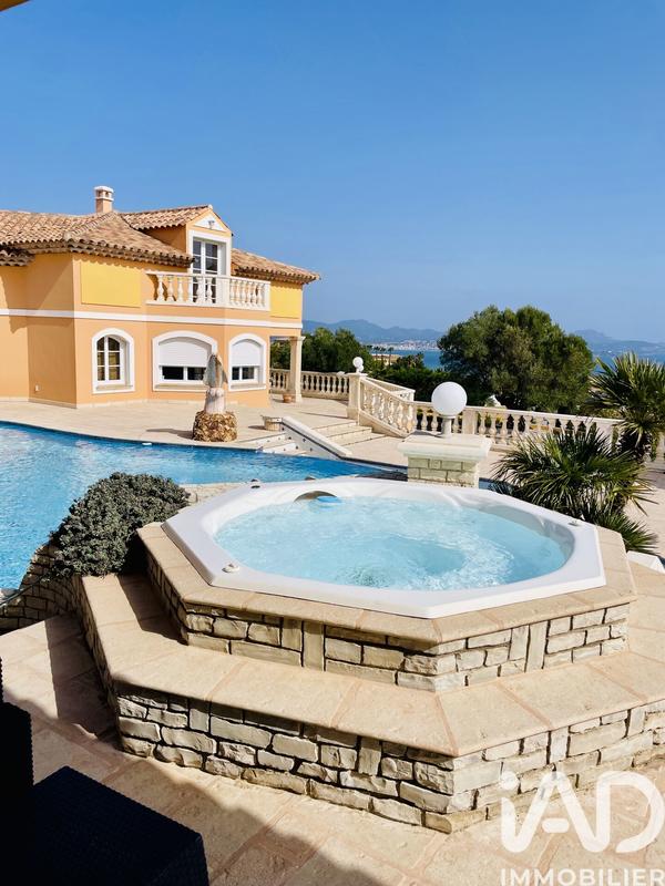 Maison - 732 m² - 20 pièces