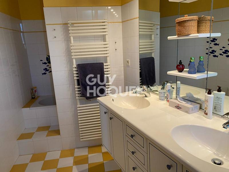 Maison de ville - 255 m² - 8 pièces