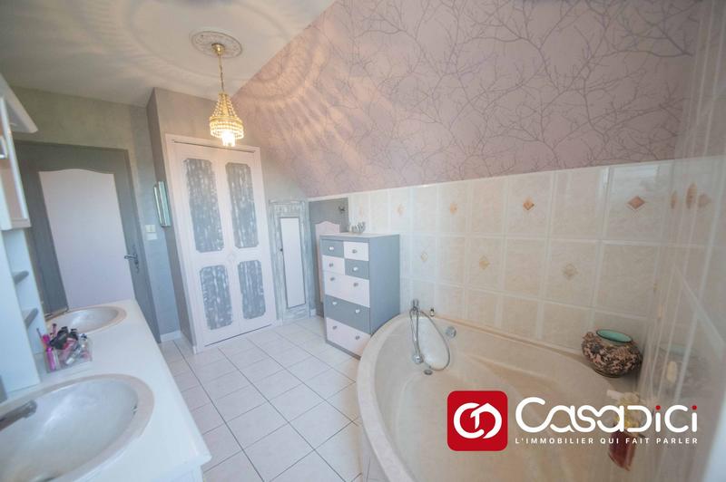 Maison - 187 m² - 6 pièces