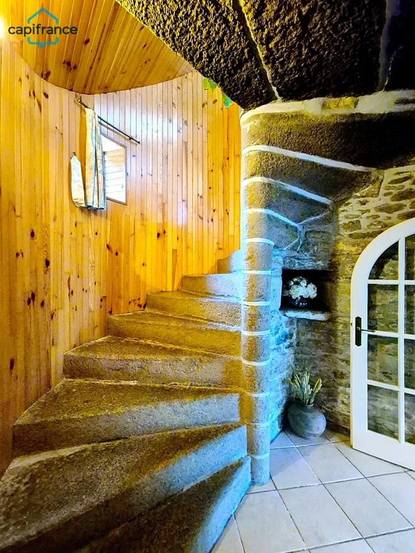 Maison en pierre - 163 m² - 8 pièces