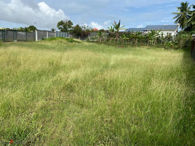 Terrain constructible - 923 m²