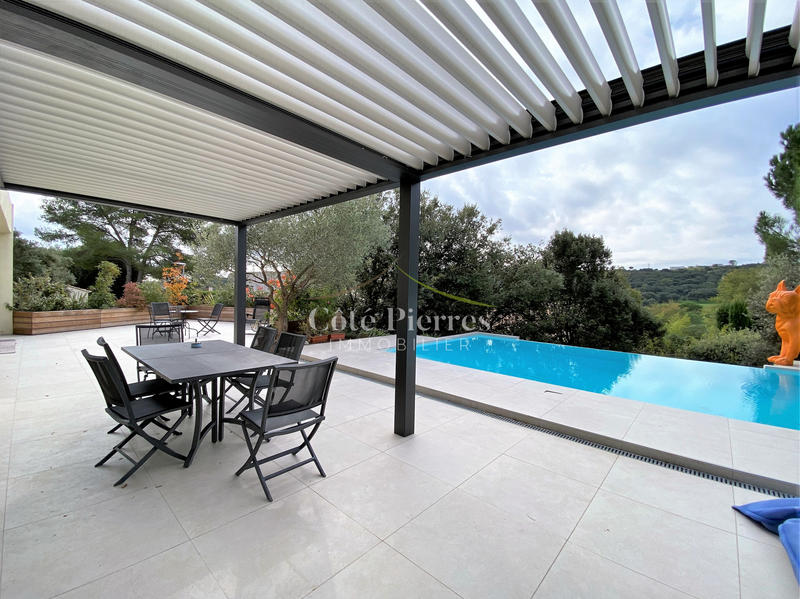 Villa - 200 m² - 5 pièces