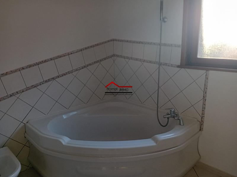 Maison - 168 m² - 9 pièces