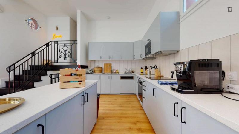 Chambre - 15 m² - 9 pièces