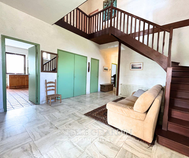 Maison - 210 m² - 7 pièces