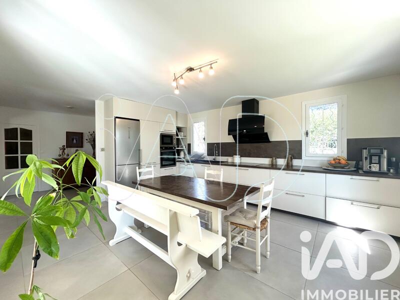 Maison - 190 m² - 8 pièces