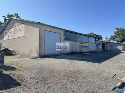 Local commercial - 1 232 m²