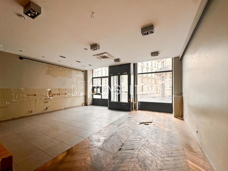 Local commercial - 99 m²