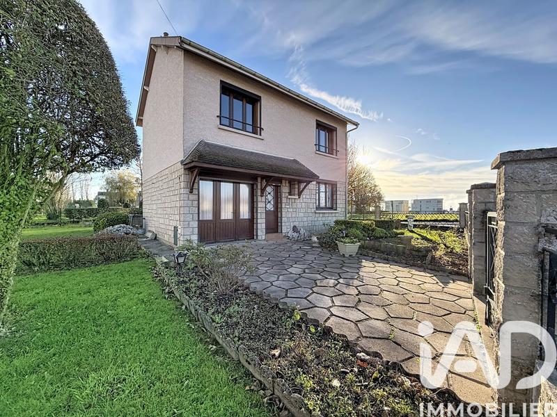 Maison - 93 m² - 5 pièces