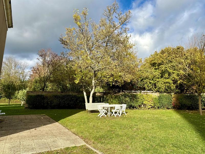 Maison - 240 m² - 7 pièces