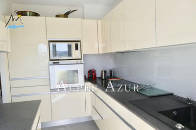 Appartement - 98 m² - 3 pièces