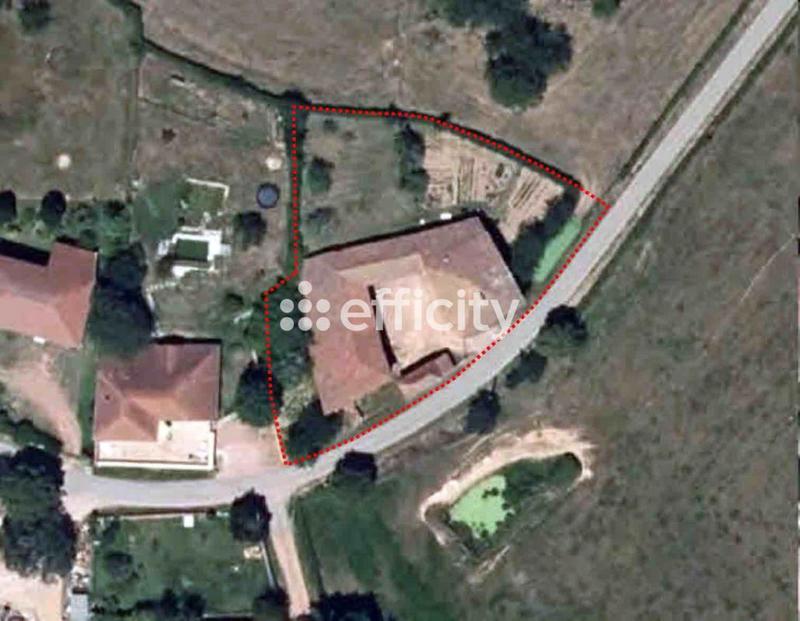 Maison - 300 m² - 8 pièces