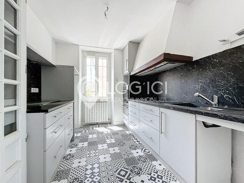 Maison - 244 m² - 7 pièces