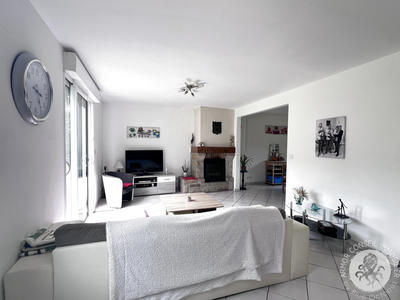 Maison - 110 m² - 6 pièces