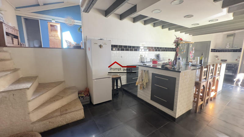 Maison - 256 m² - 4 pièces