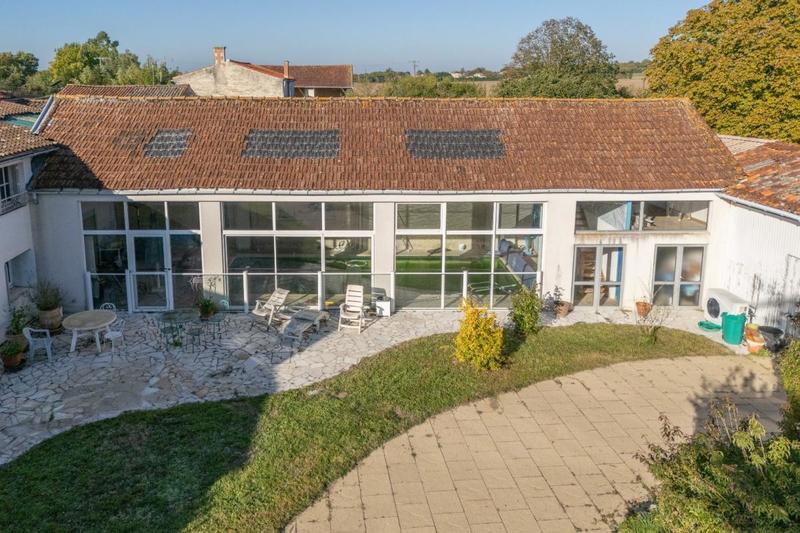 Maison bourgeoise - 480 m² - 9 pièces